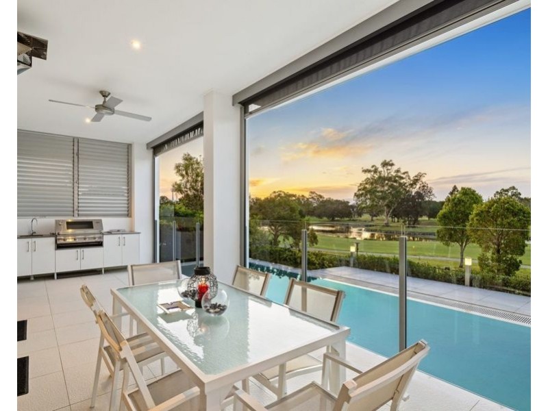 1020 Lakeview Terrace, Benowa QLD 4217