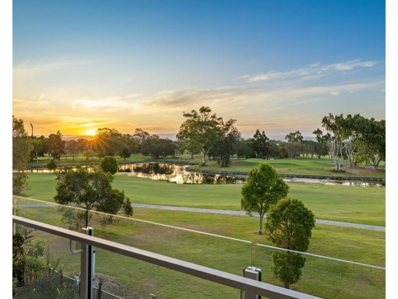 1020 Lakeview Terrace, Benowa QLD 4217