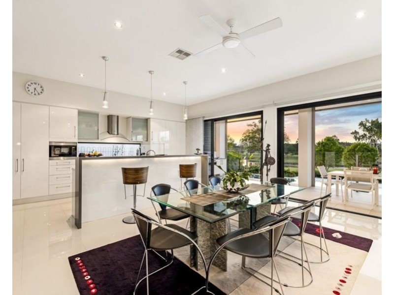 1020 Lakeview Terrace, Benowa QLD 4217