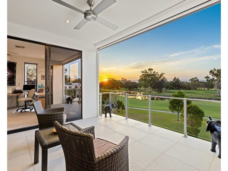1020 Lakeview Terrace, Benowa QLD 4217