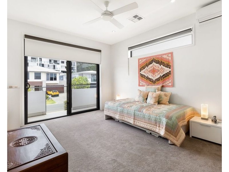1020 Lakeview Terrace, Benowa QLD 4217