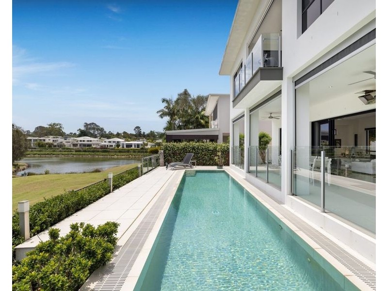 1020 Lakeview Terrace, Benowa QLD 4217