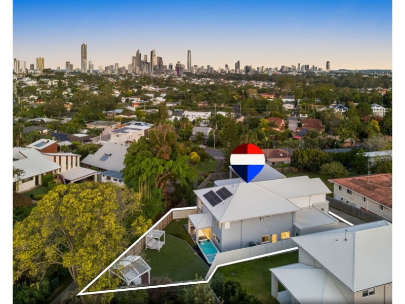 100 Ridgeway Avenue, Southport QLD 4215