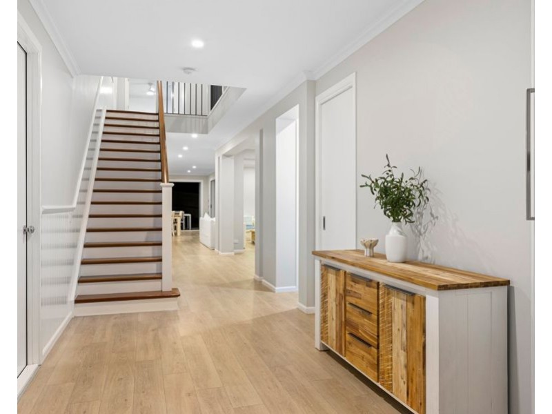 100 Ridgeway Avenue, Southport QLD 4215