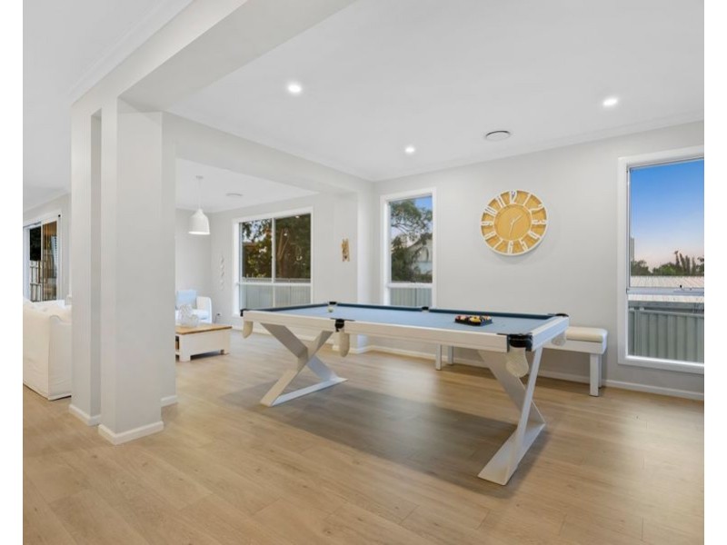 100 Ridgeway Avenue, Southport QLD 4215