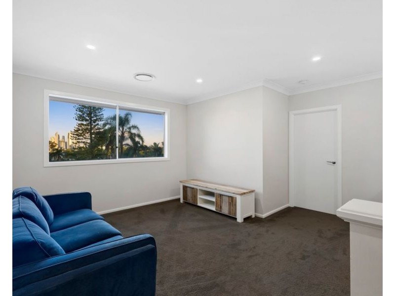 100 Ridgeway Avenue, Southport QLD 4215