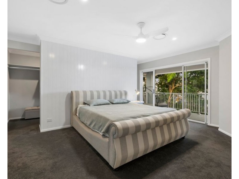 100 Ridgeway Avenue, Southport QLD 4215