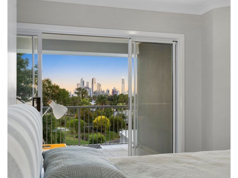 100 Ridgeway Avenue, Southport QLD 4215