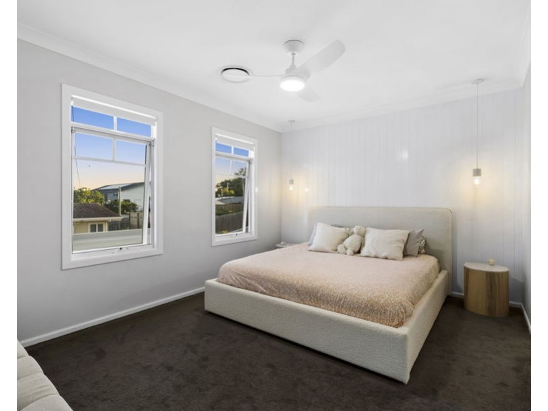 100 Ridgeway Avenue, Southport QLD 4215