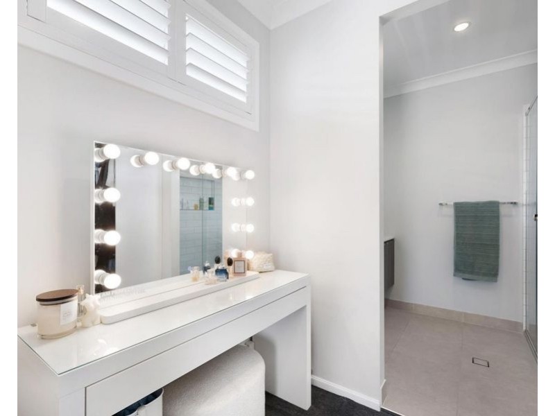 100 Ridgeway Avenue, Southport QLD 4215