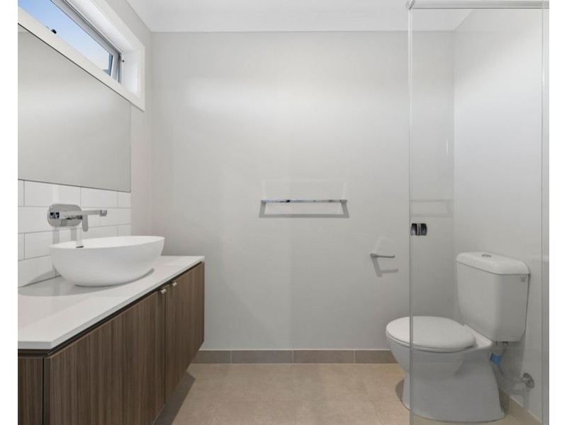 100 Ridgeway Avenue, Southport QLD 4215