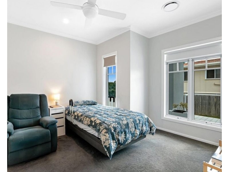 100 Ridgeway Avenue, Southport QLD 4215