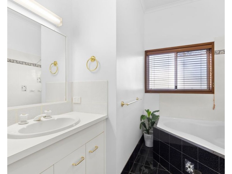 38 Theodore Place, Molendinar QLD 4214