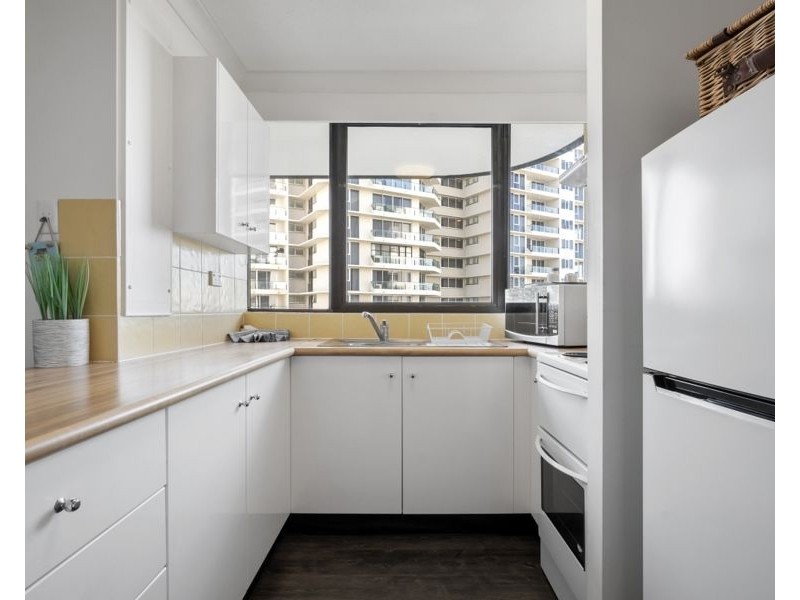 602/8 Albert Avenue, Broadbeach QLD 4218