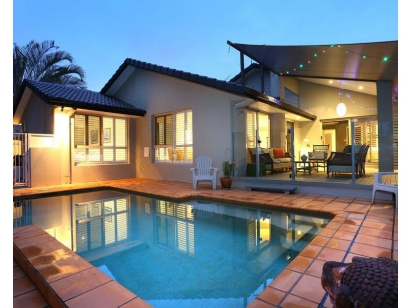 137 Camberwell Circuit, Robina QLD 4226