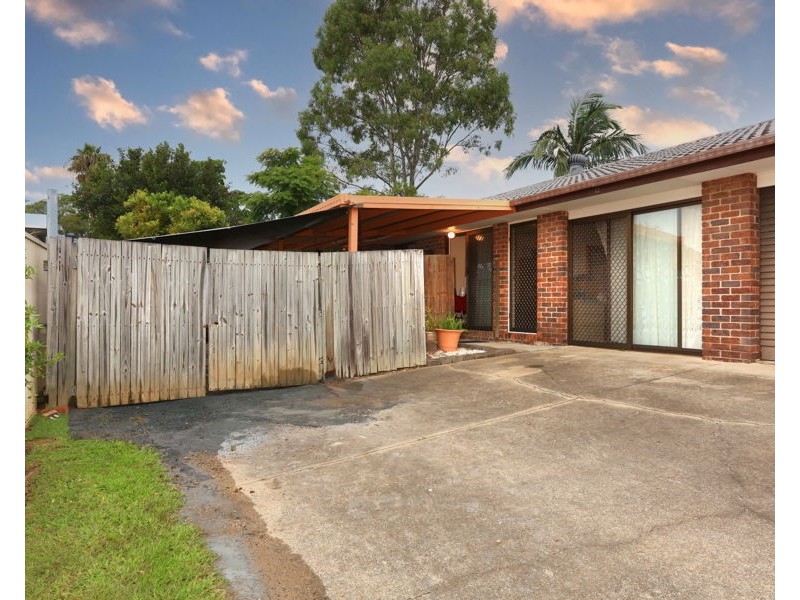 2/191 Olsen Avenue, Labrador QLD 4215