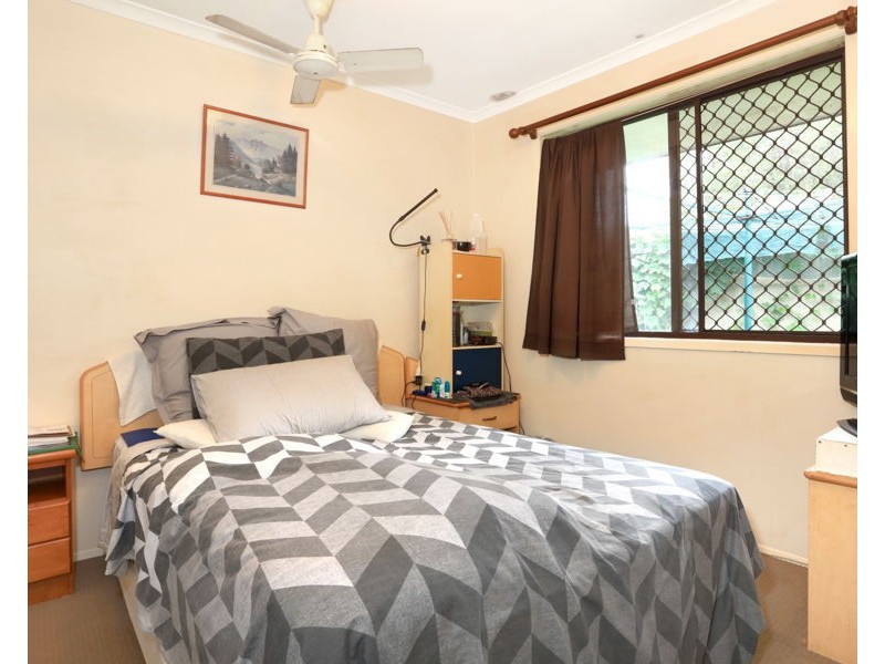 2/191 Olsen Avenue, Labrador QLD 4215