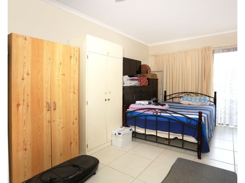 2/191 Olsen Avenue, Labrador QLD 4215