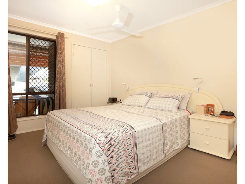 2/191 Olsen Avenue, Labrador QLD 4215