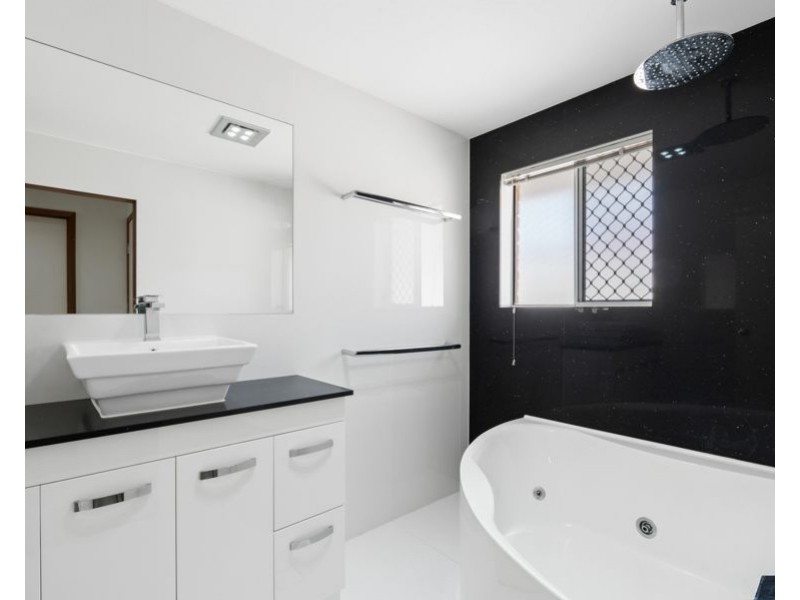 29 Hickey Way, Carrara QLD 4211