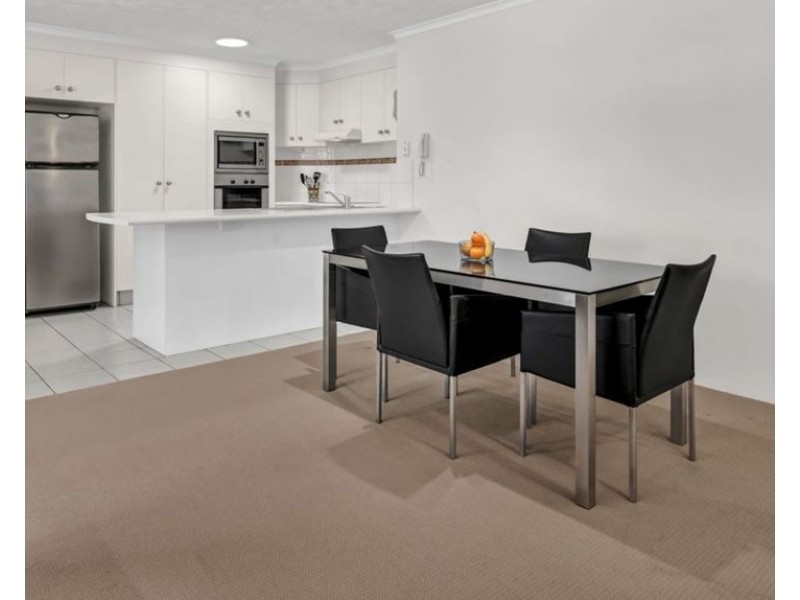 10/32-36 Second Avenue, Broadbeach QLD 4218