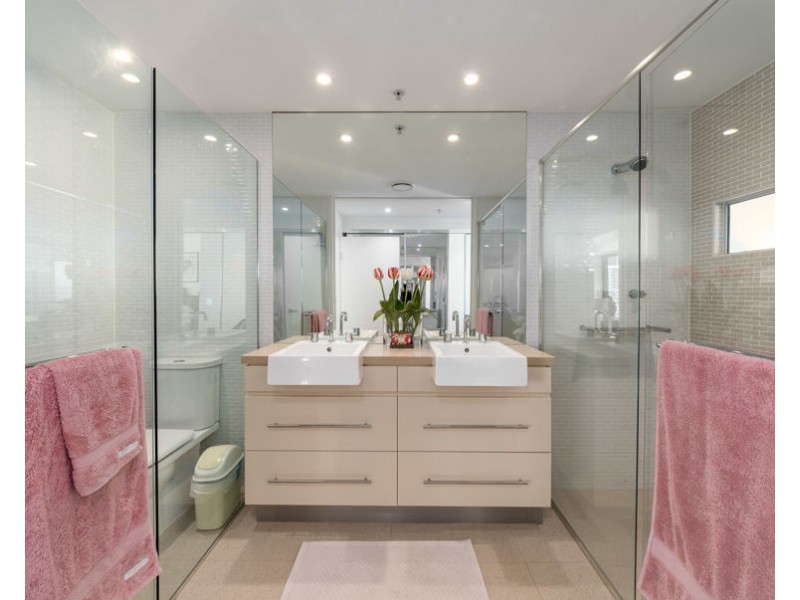 2504/89 Surf Parade, Broadbeach QLD 4218