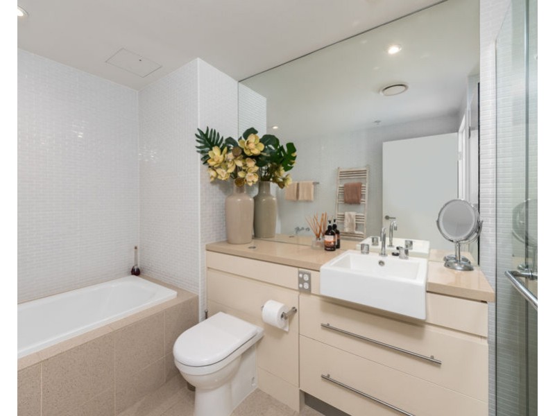 2504/89 Surf Parade, Broadbeach QLD 4218