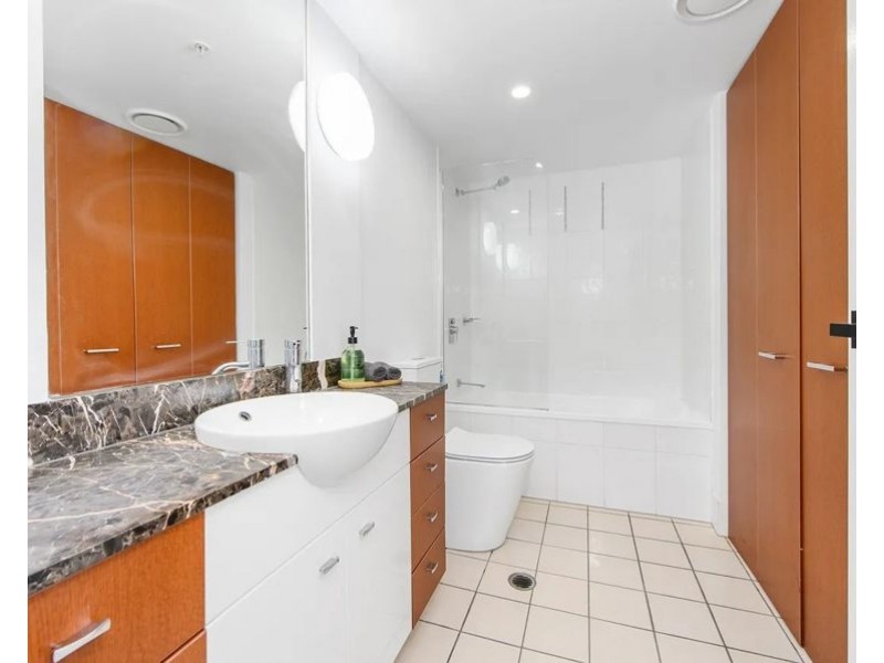 3335/23 Ferny Avenue, Surfers Paradise QLD 4217
