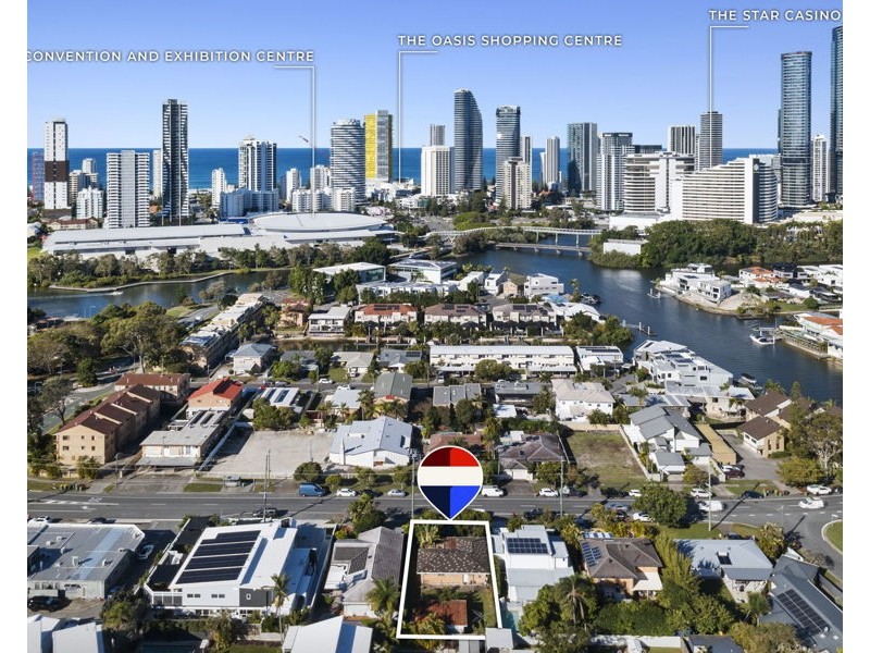 15 Sunshine Boulevard, Broadbeach Waters QLD 4218