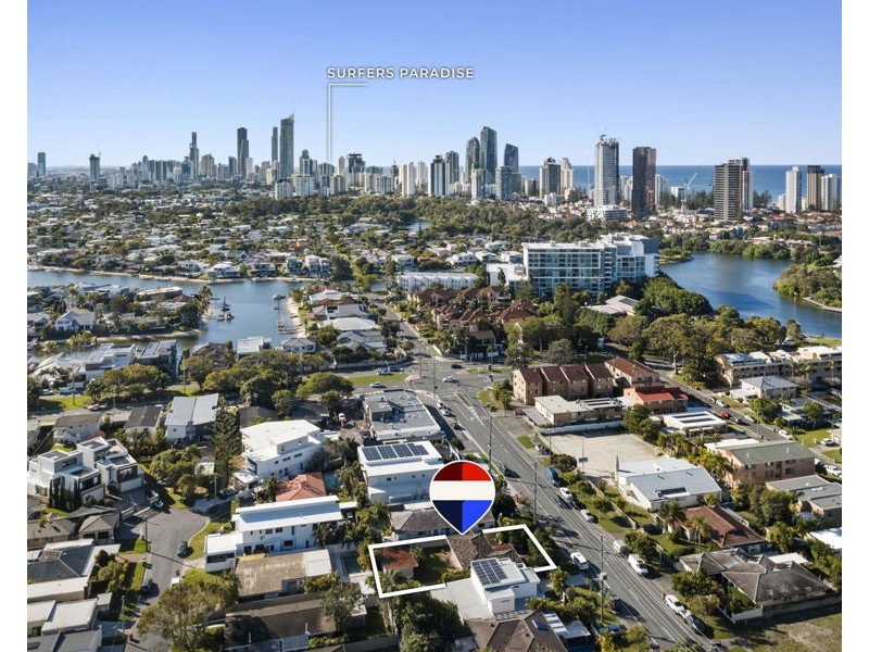 15 Sunshine Boulevard, Broadbeach Waters QLD 4218