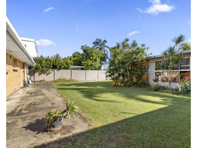 15 Sunshine Boulevard, Broadbeach Waters QLD 4218