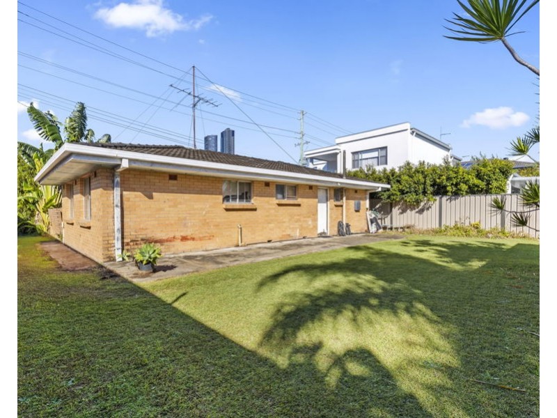 15 Sunshine Boulevard, Broadbeach Waters QLD 4218