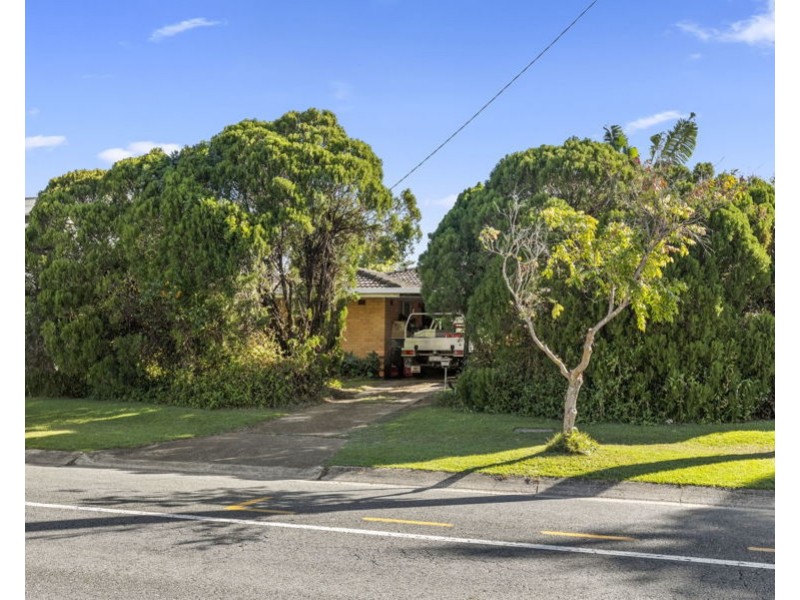 15 Sunshine Boulevard, Broadbeach Waters QLD 4218