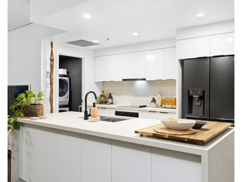 402/22 Surf Parade, Broadbeach QLD 4218