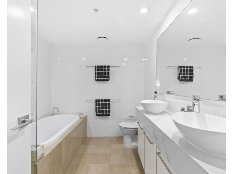 1802/22 Surf Parade, Broadbeach QLD 4218