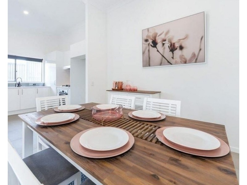 1/2 Pilgrim Place, Southport QLD 4215