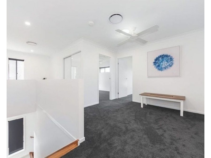 1/2 Pilgrim Place, Southport QLD 4215