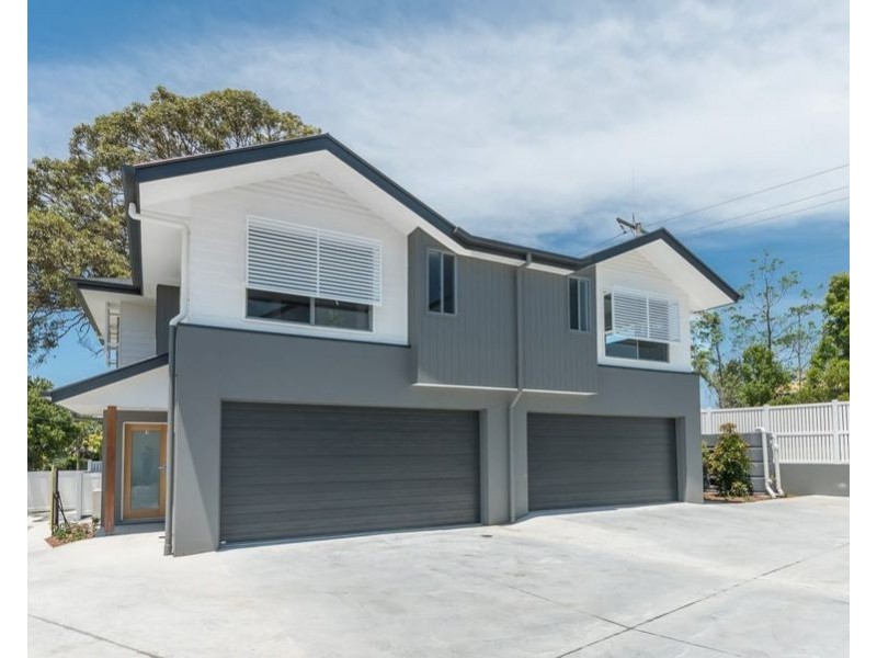 1/2 Pilgrim Place, Southport QLD 4215