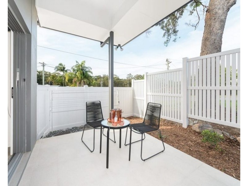 4/2 Pilgrim Place, Southport QLD 4215