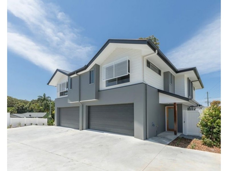 4/2 Pilgrim Place, Southport QLD 4215