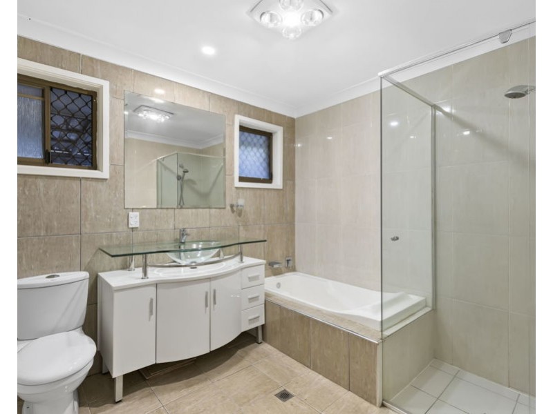 3 Rosemont Avenue, Broadbeach Waters QLD 4218