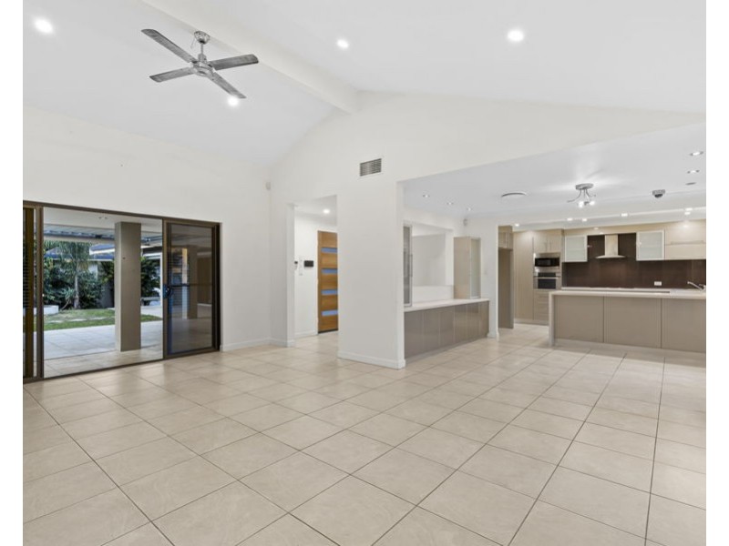 3 Rosemont Avenue, Broadbeach Waters QLD 4218