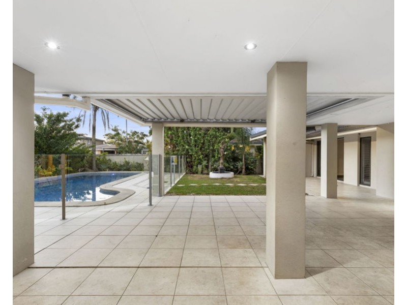 3 Rosemont Avenue, Broadbeach Waters QLD 4218