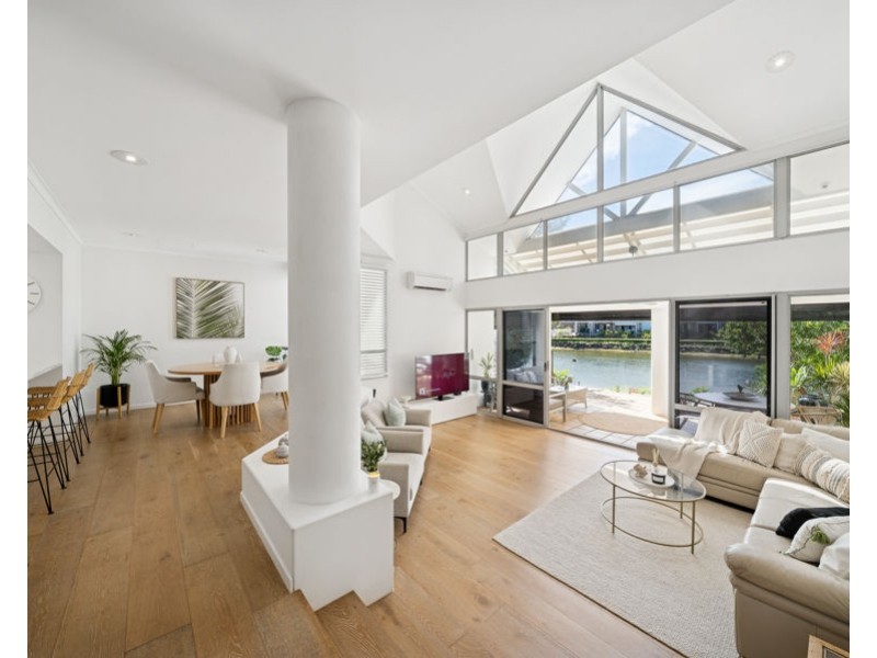 56/125 Santa Cruz Boulevard, Clear Island Waters QLD 4226