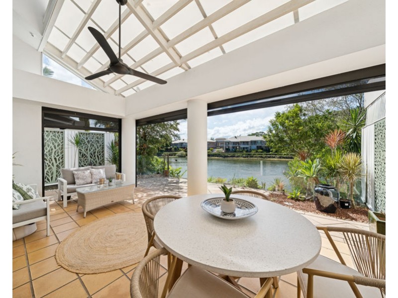 56/125 Santa Cruz Boulevard, Clear Island Waters QLD 4226