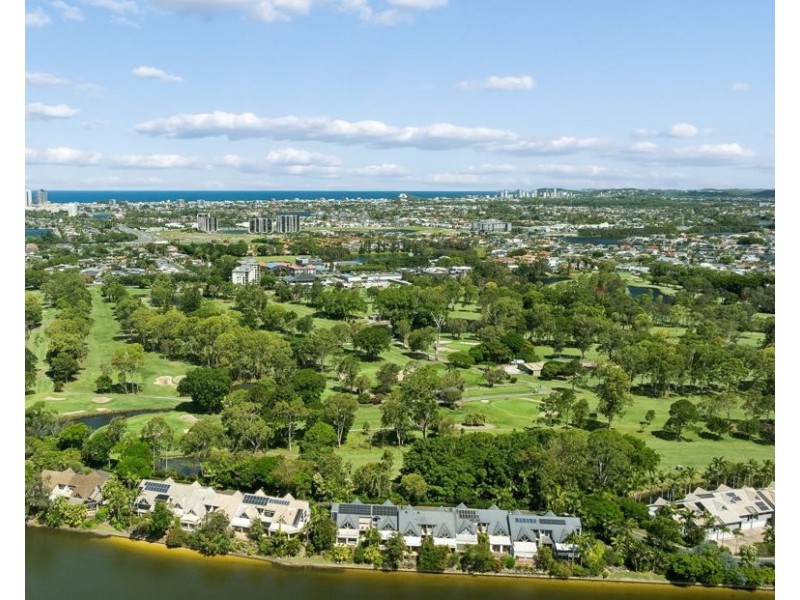 56/125 Santa Cruz Boulevard, Clear Island Waters QLD 4226