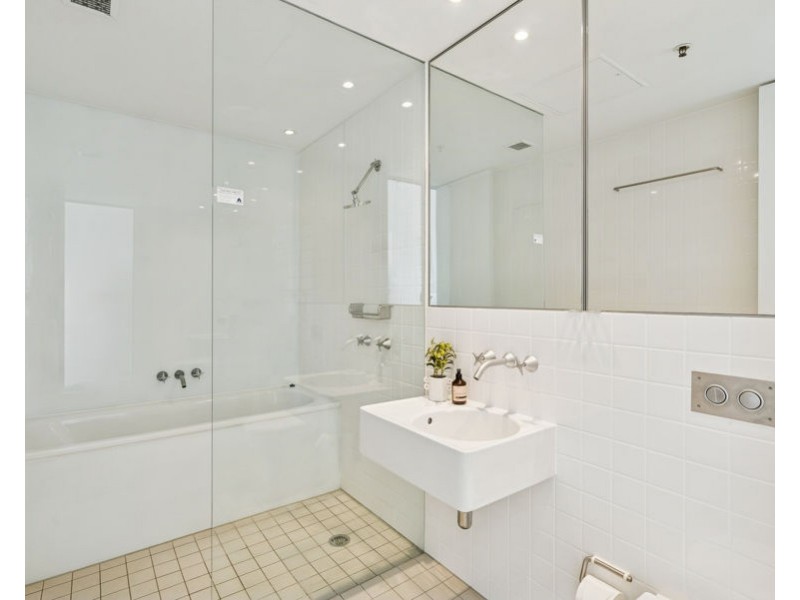 504/159 Old Burleigh Road, Broadbeach QLD 4218