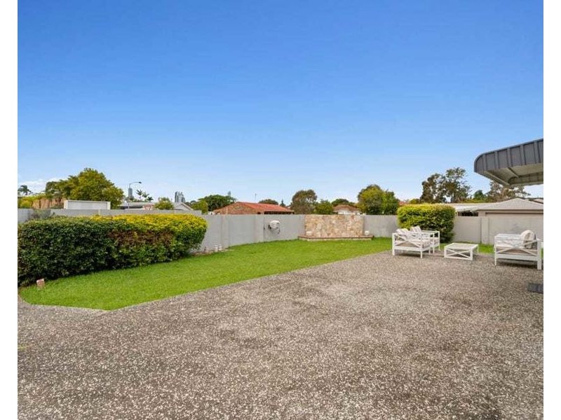4 Atlas Crescent, Benowa QLD 4217