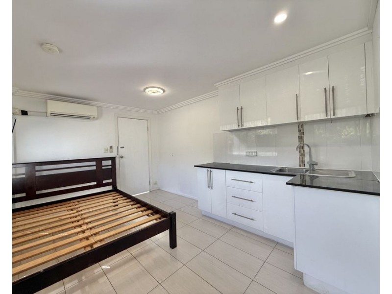 2 Koonan Court, Ashmore QLD 4214