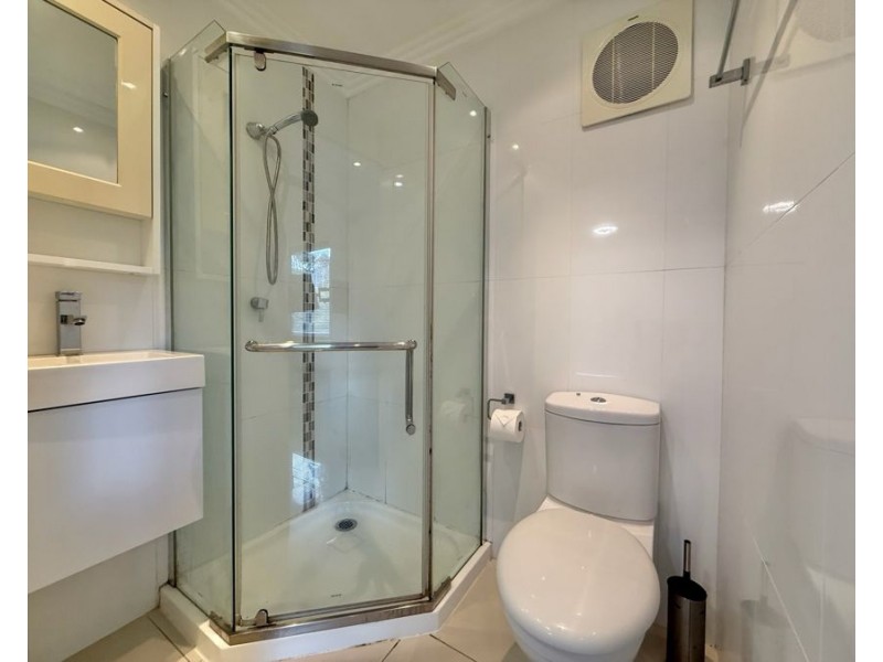 2 Koonan Court, Ashmore QLD 4214